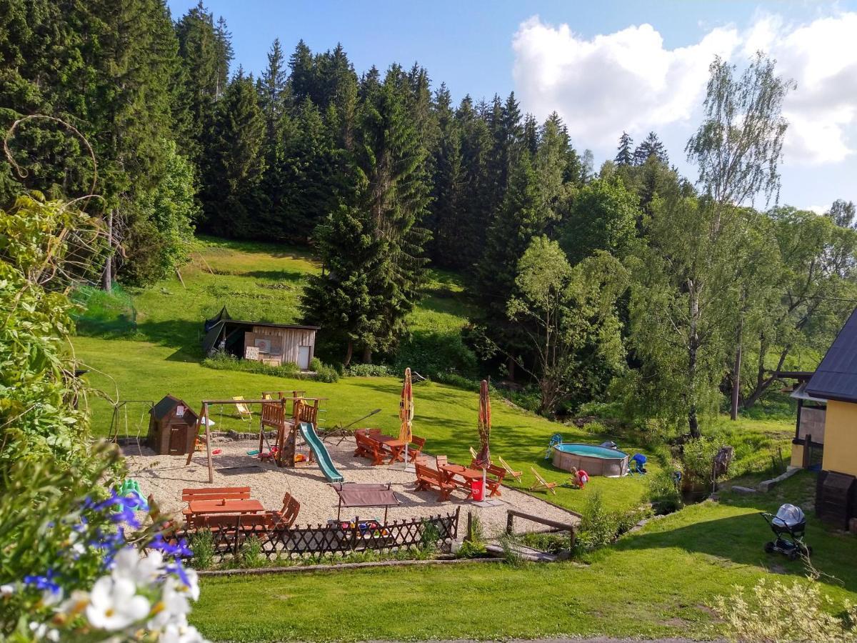 Penzion Karolina Lučany nad Nisou 외부 사진